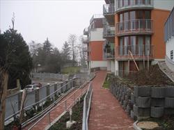 Skanska - rezidenční byty Barrandov - komunikace chodníky oplocení 2006